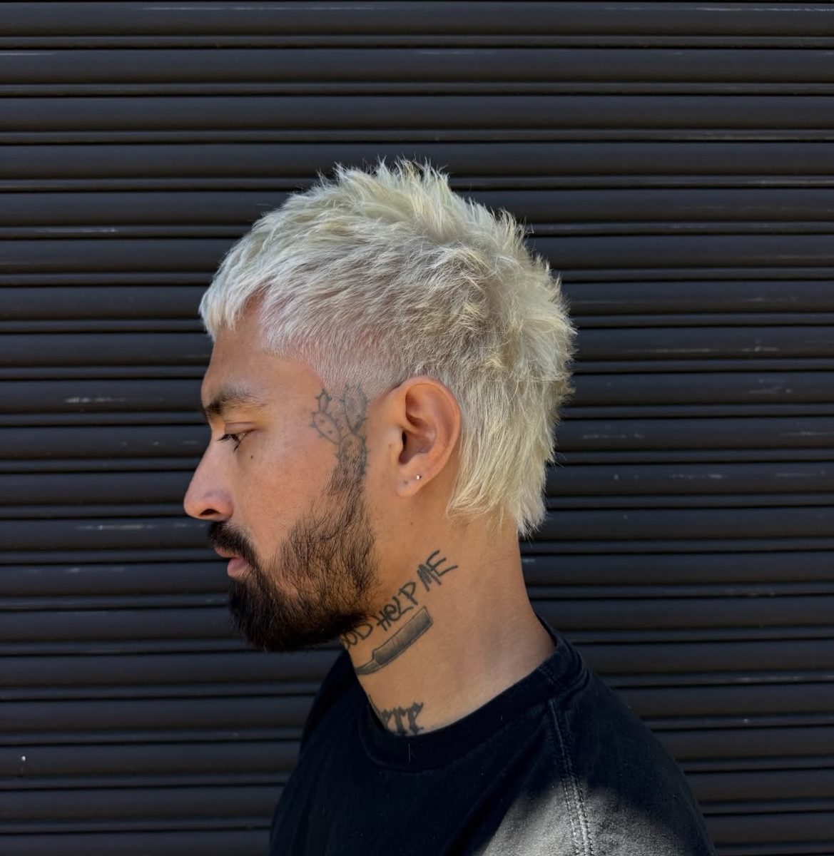 Platinum textured crop at Ra'pôr Salon and Barber in Costa Mesa